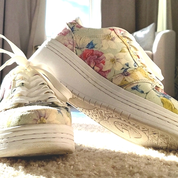 GBG - Picture 3 of 8